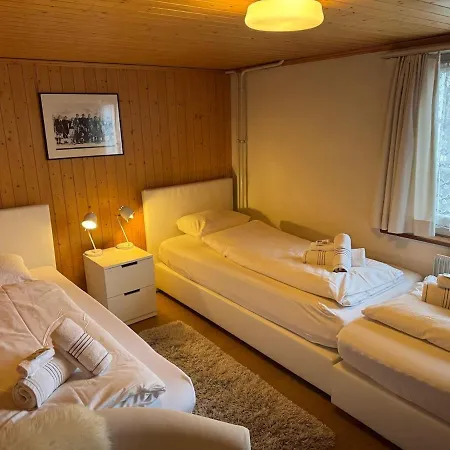 Quietly Situated With Marvelous Mountain Views Apartamento