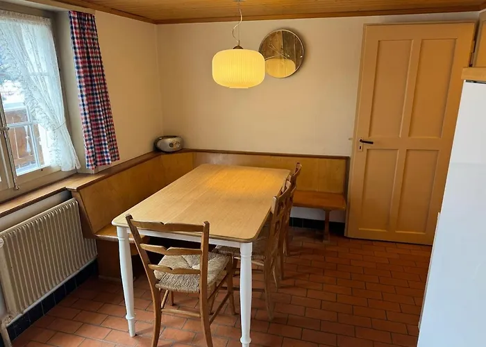 Quietly Situated With Marvelous Mountain Views 公寓