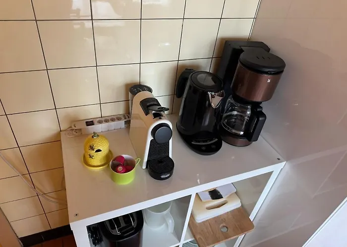 Quietly Situated With Marvelous Mountain Views ادلبودن