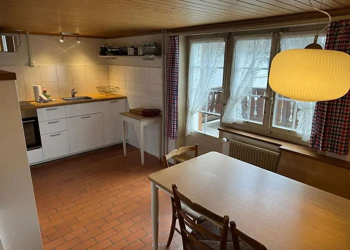 Quietly Situated With Marvelous Mountain Views شقة *